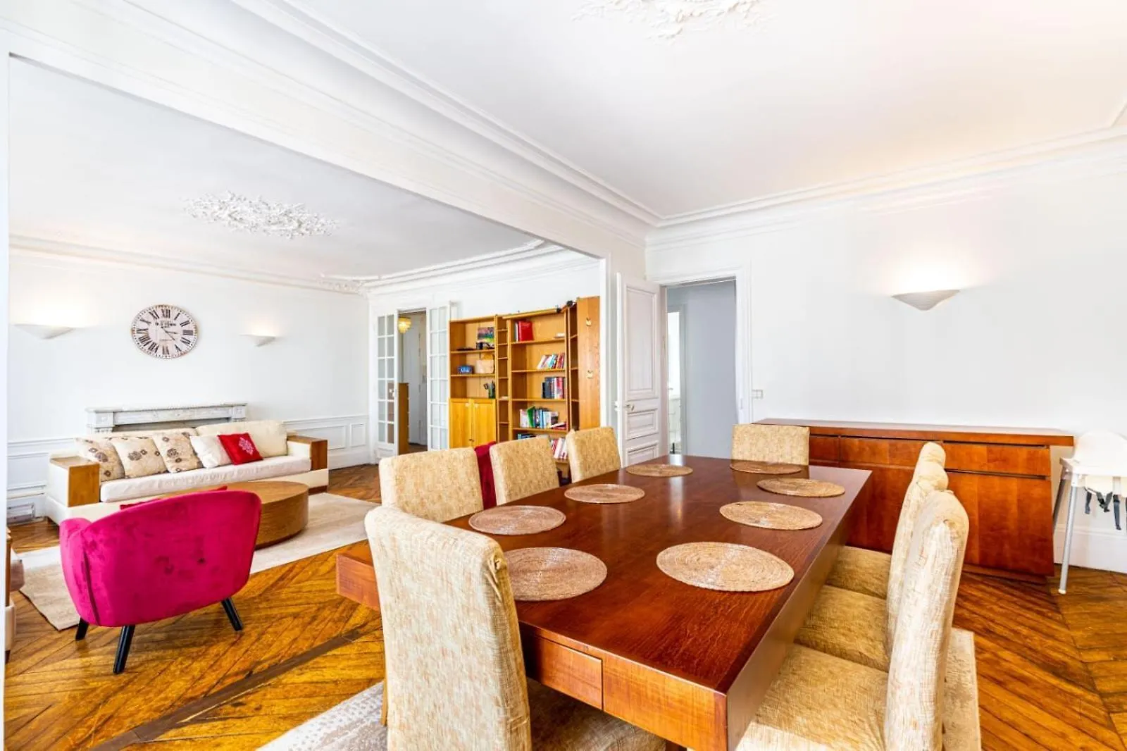 Prestigious Parisian Flat アパート *