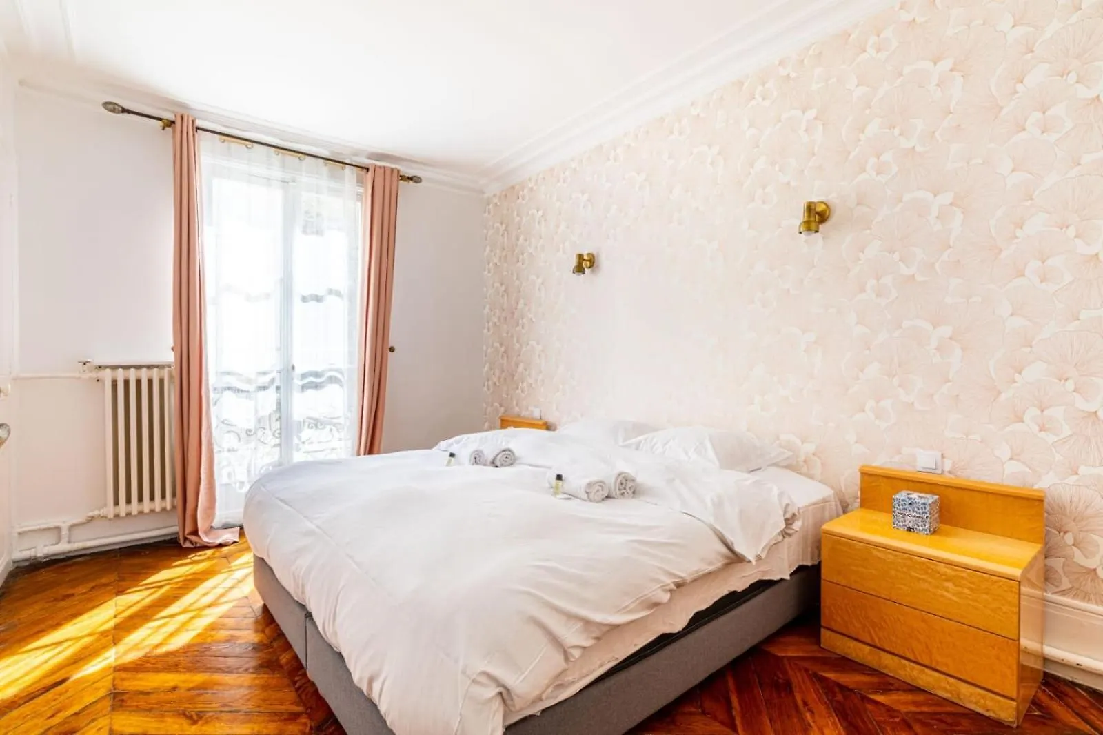Prestigious Parisian Flat パリ